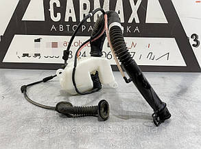 Бачок омивача заднього скла Mitsubishi Pajero Sport 1 K90 1997-2008 З МОТОРЧИКОМ 860141-145