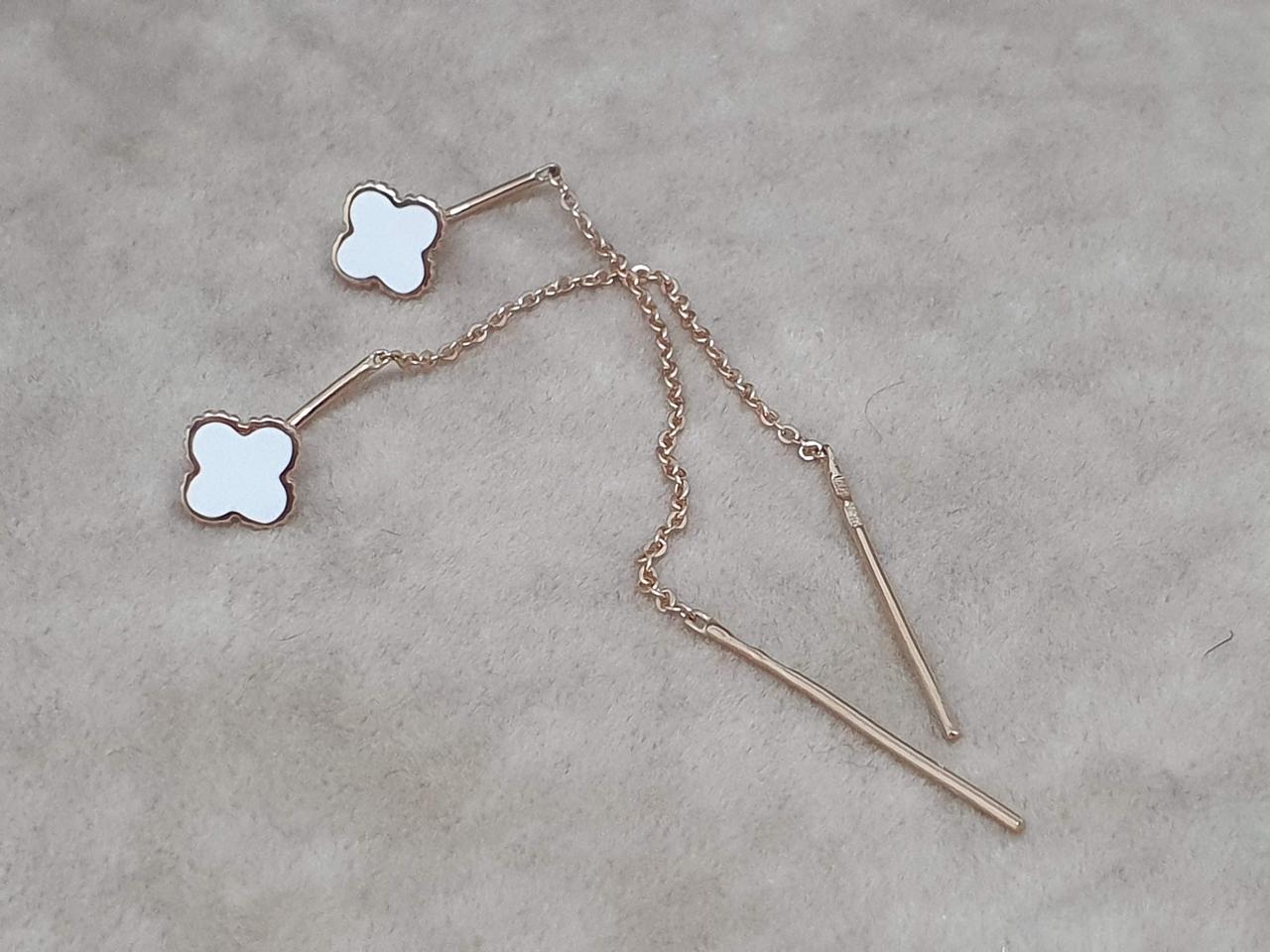 Золоті сережки-протягання Конюшина з емаллю. 400292Е БЕЛ