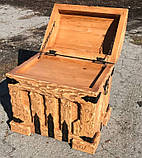 Дерев'яна скриня під старовину світла з металевими накладками, фото 3