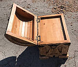 Дерев'яна скриня під старовину світла з металевими накладками, фото 5