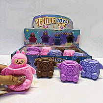 Антистрес іграшка "Лабубу" вистрибує 9 см.