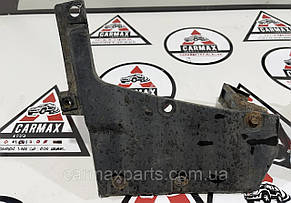 Бризговик передній правий Mitsubishi Pajero Wagon III 2003-2006 MN117276