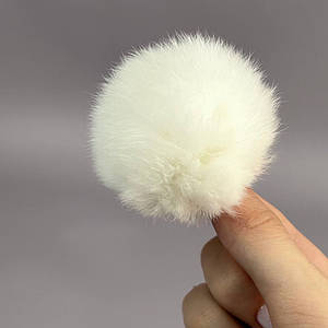 Помпони з натурального хутра кролика на нитці 5 см - білий теплий