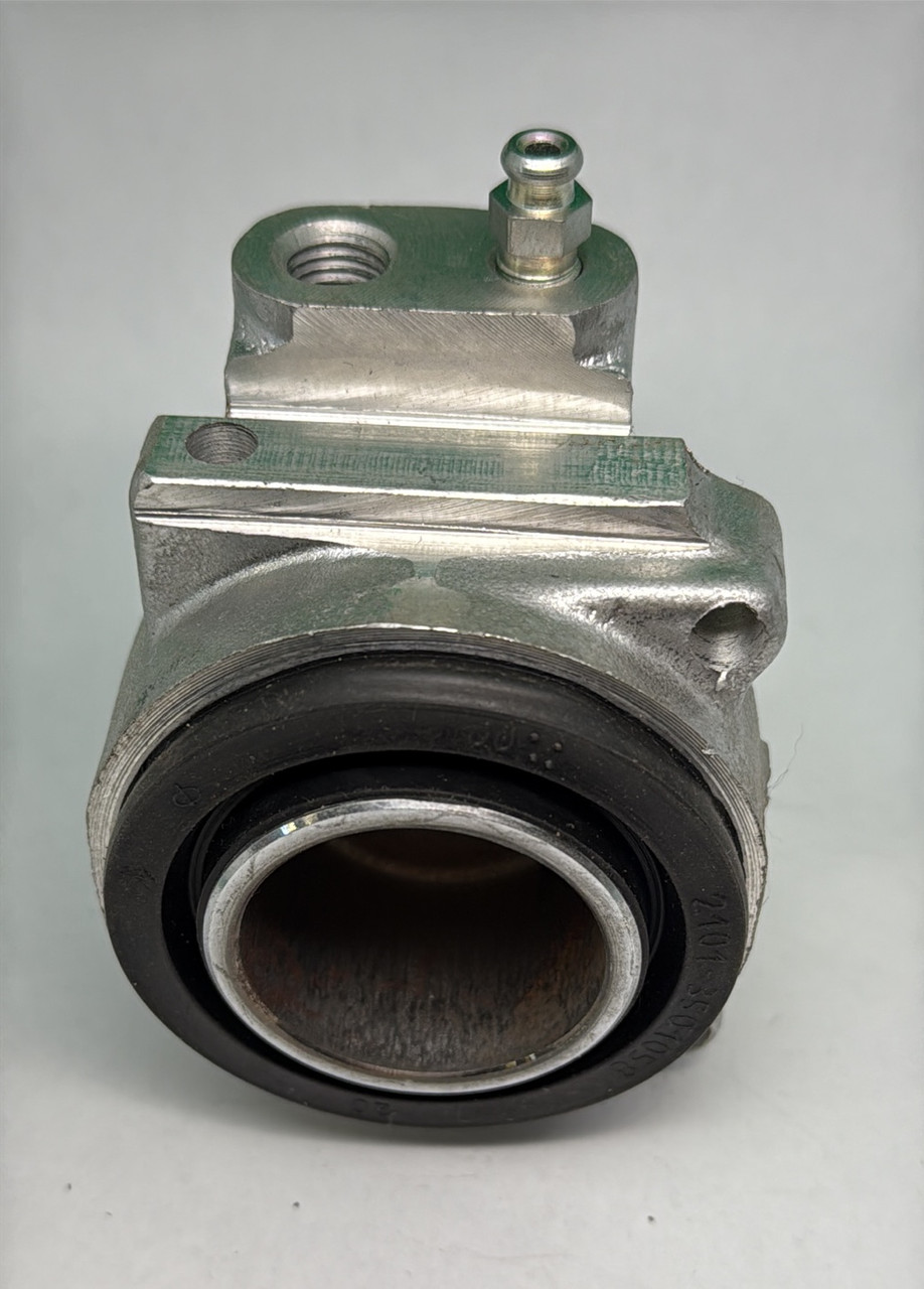 Циліндр гальмівний 2101 передній правий зовнішній Авто Стандарт, фото 1