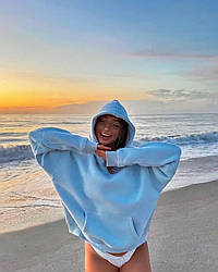 Блакитна жіноча утеплена кофта худі оверсайз із тринитки на флісі з капюшоном та вишитим написом