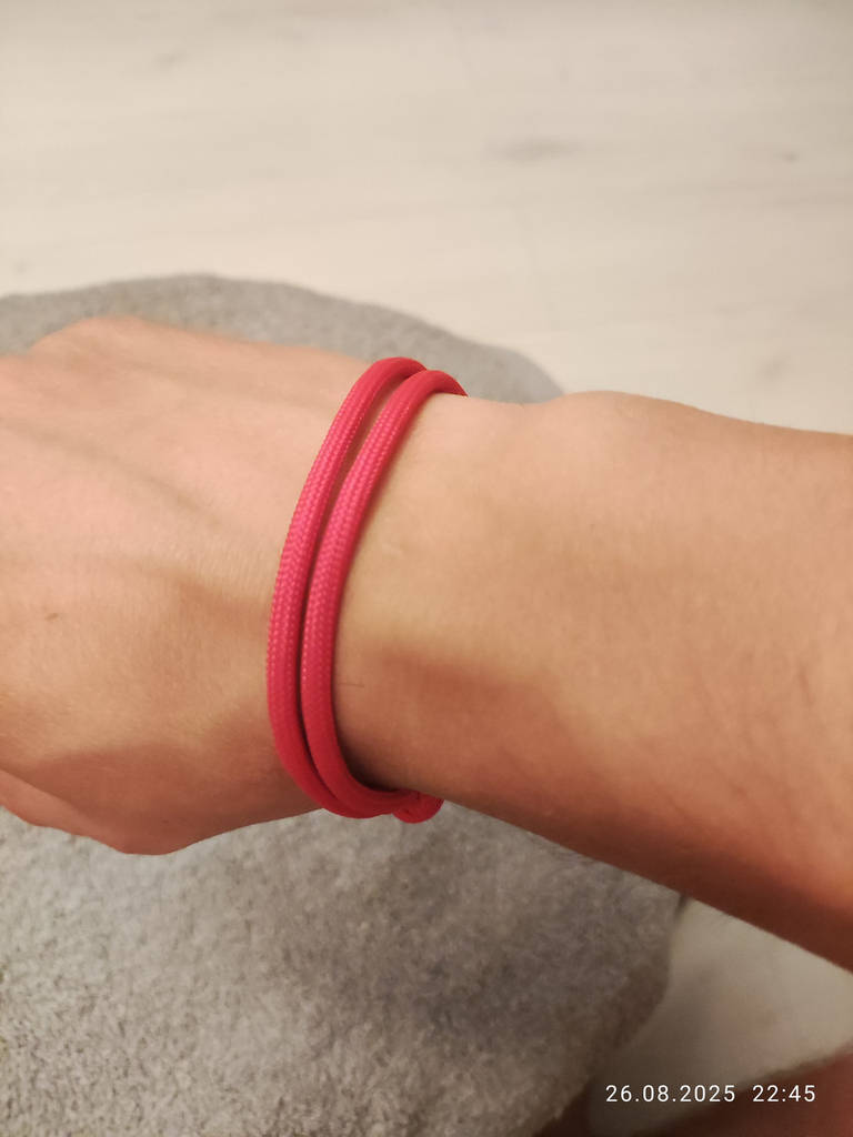 Браслет з паракорду Simple у мінімалістичному стилі ручної роботи - фото покупців 1