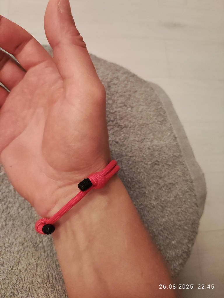 Браслет з паракорду Simple у мінімалістичному стилі ручної роботи - фото покупців 2