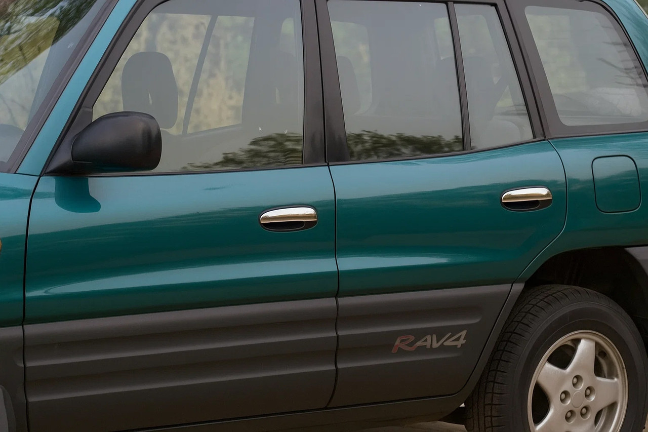 Накладки на ручки  4 шт  пласт  для Toyota Rav 4 1996-2001 рр