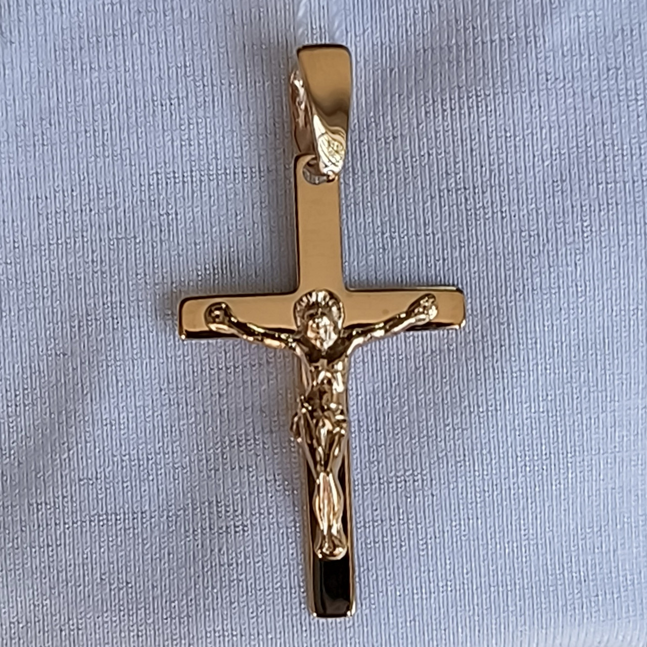 Золотий хрестик з червоного золота. хрест хрестини.