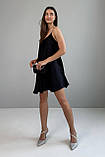 Легка жіноча шовкова сукня А-силуету на блискучих бретелях міні 44-50 разміри чорна, фото 4