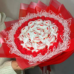 Букет з цукерок Рафаелло Raffaello сододкий подарунок червоний