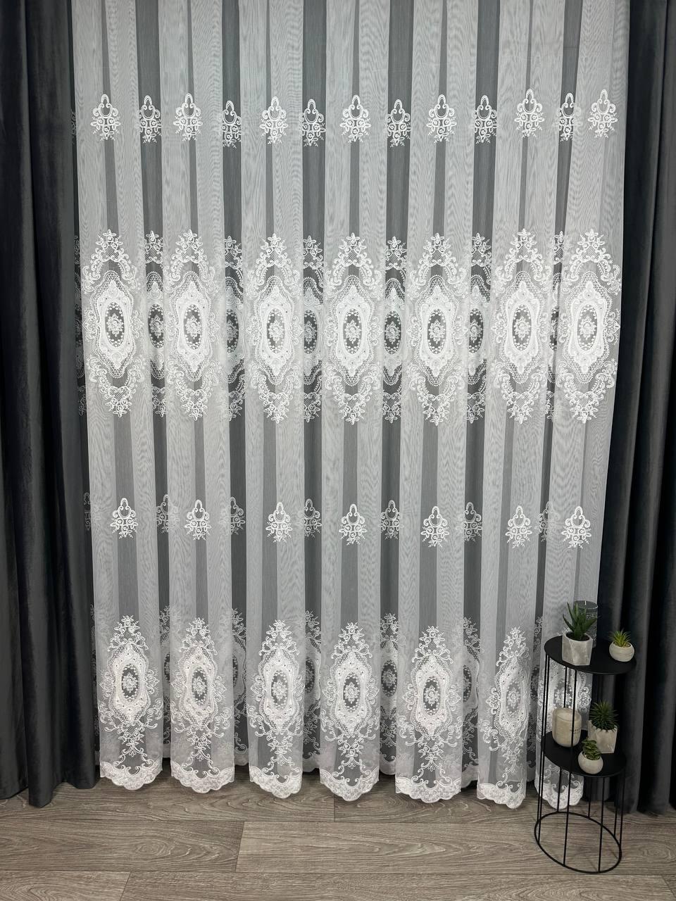 Тюль на бамбуковій основі з вишивкою, оксамитовими вставками та камінням. Колір: білий, фото 1