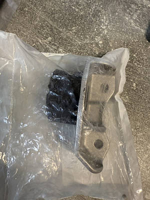 Подушка двигуна нижня  BRP Can-Am Outlander G3 707003102