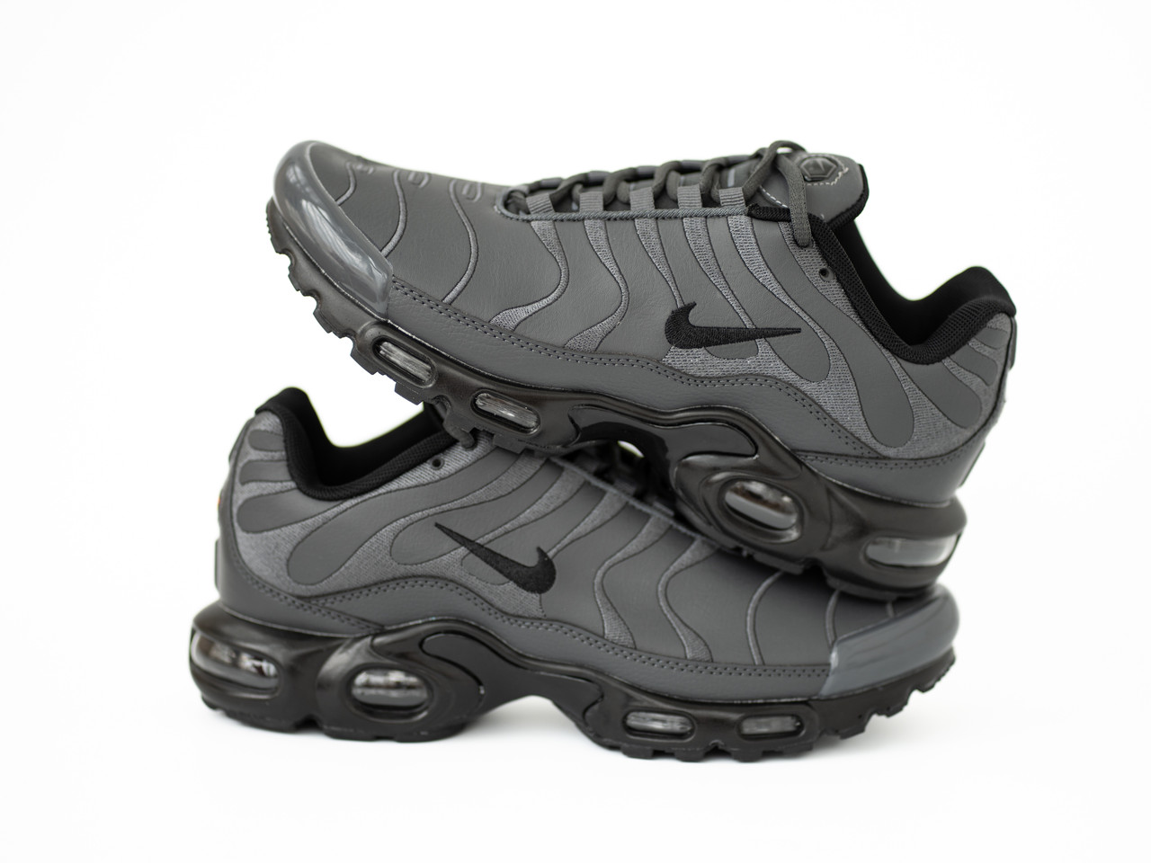 Чоловічі шкіряні кросівки Nike Air Max Plus TN Grey сірі