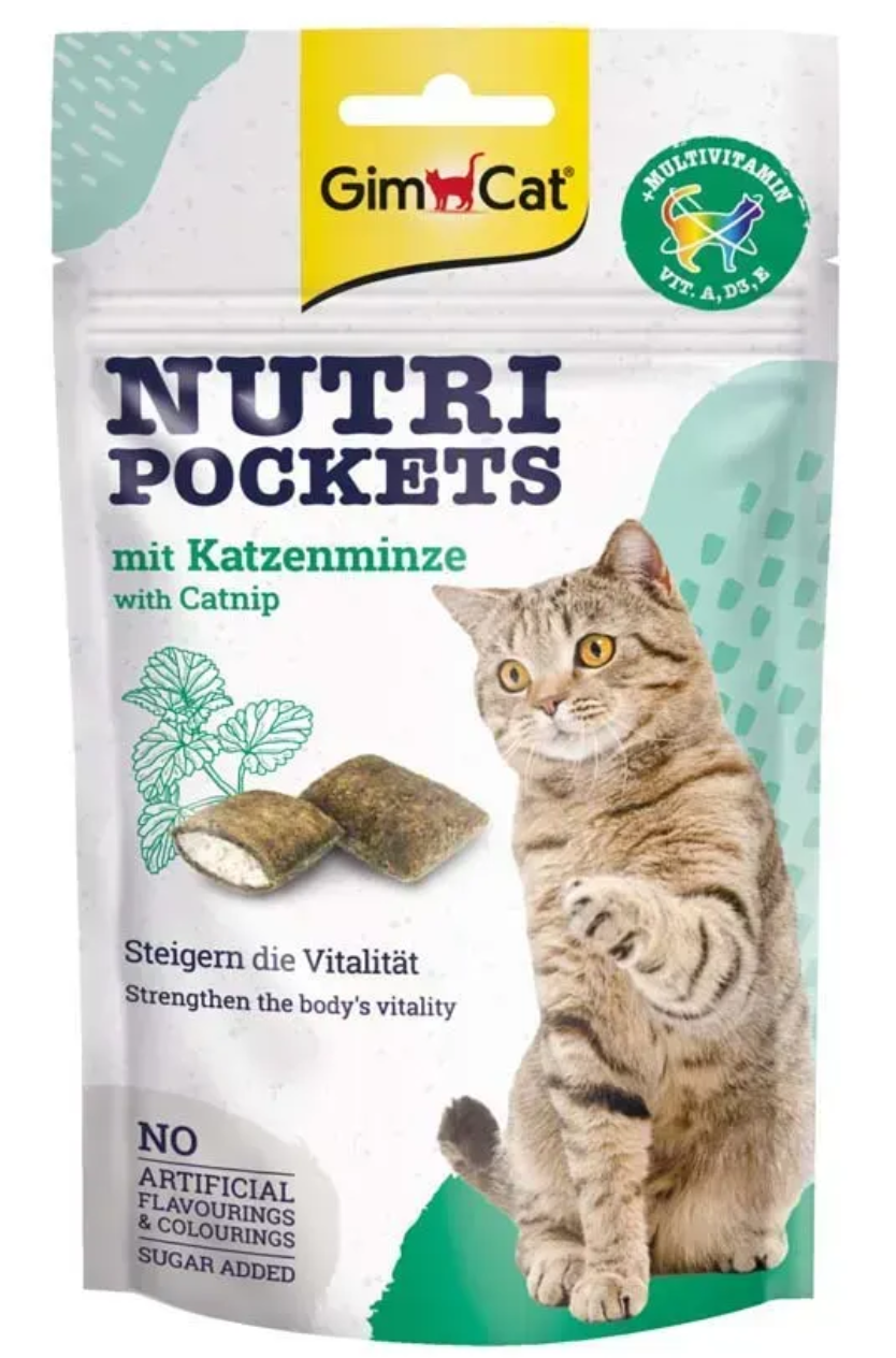 GimCat Nutri 60г - хрусткі подушки для кішок з котячою м'ятою