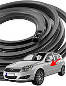 Ущільнювач передньої двері Opel Astra H 2004-2011