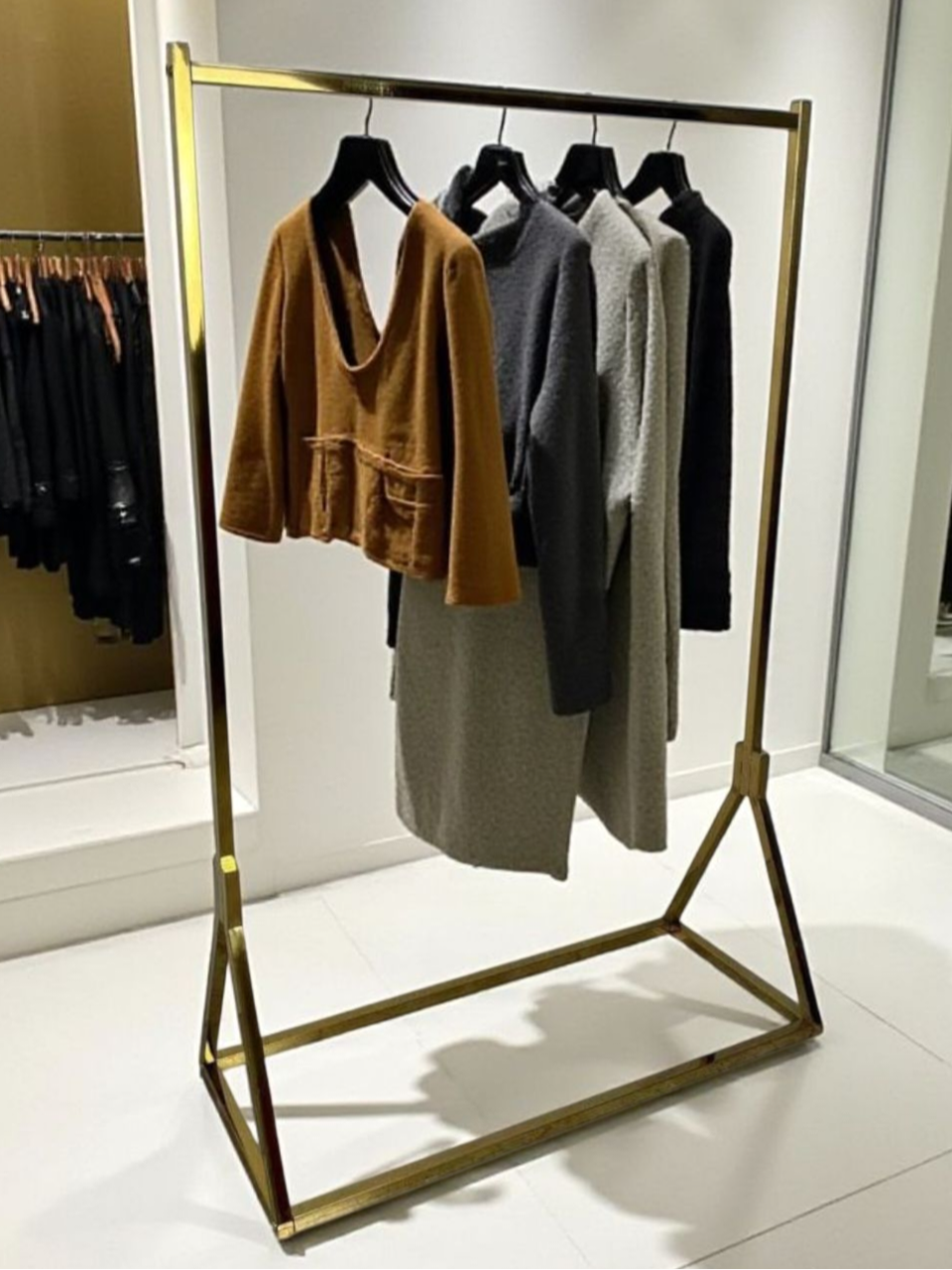 Вішалка стійка напольна для магазину одягу, торгове обладнання золоте, фото 1