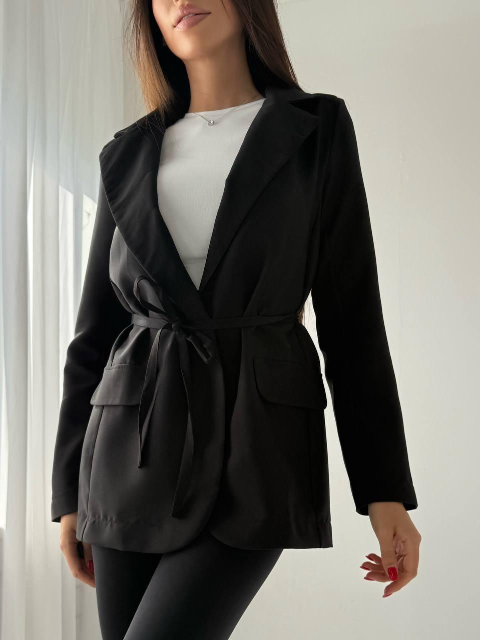 Базовий піджак стильний класичний жакет жіночий подовжений діловий блейзер з підплічниками під пояс, фото 1