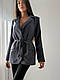 Базовий піджак стильний класичний жакет жіночий подовжений діловий блейзер з підплічниками під пояс, фото 10