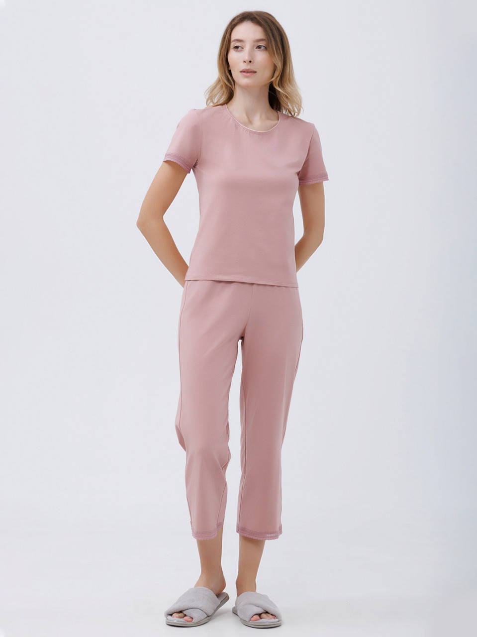 Жіноча піжама з коротким рукавом та капрями Roksana 1765, фото 1