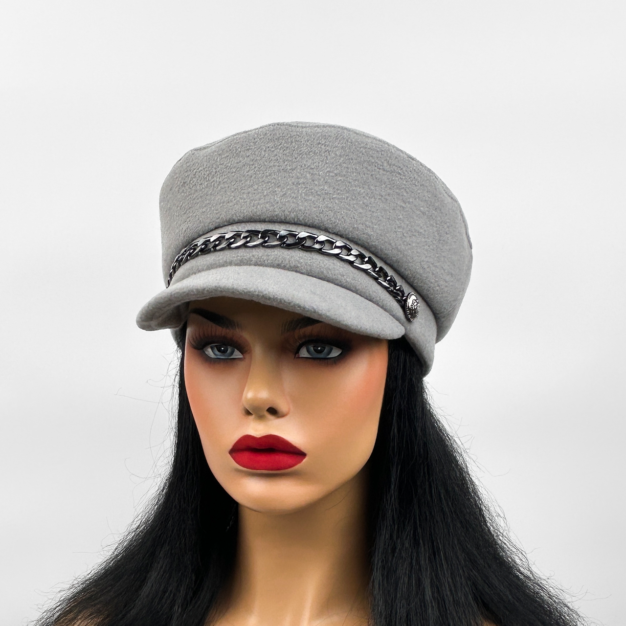 Жіноча кепка "C ланцюжком" світло-сіра