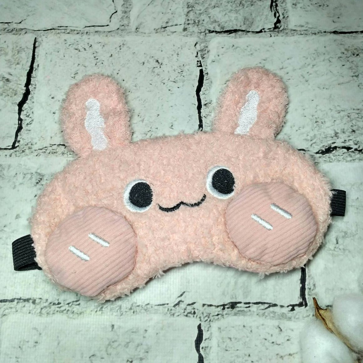 Маска для сну плюшева Зайчик 18х9 см Рожева 20244-1