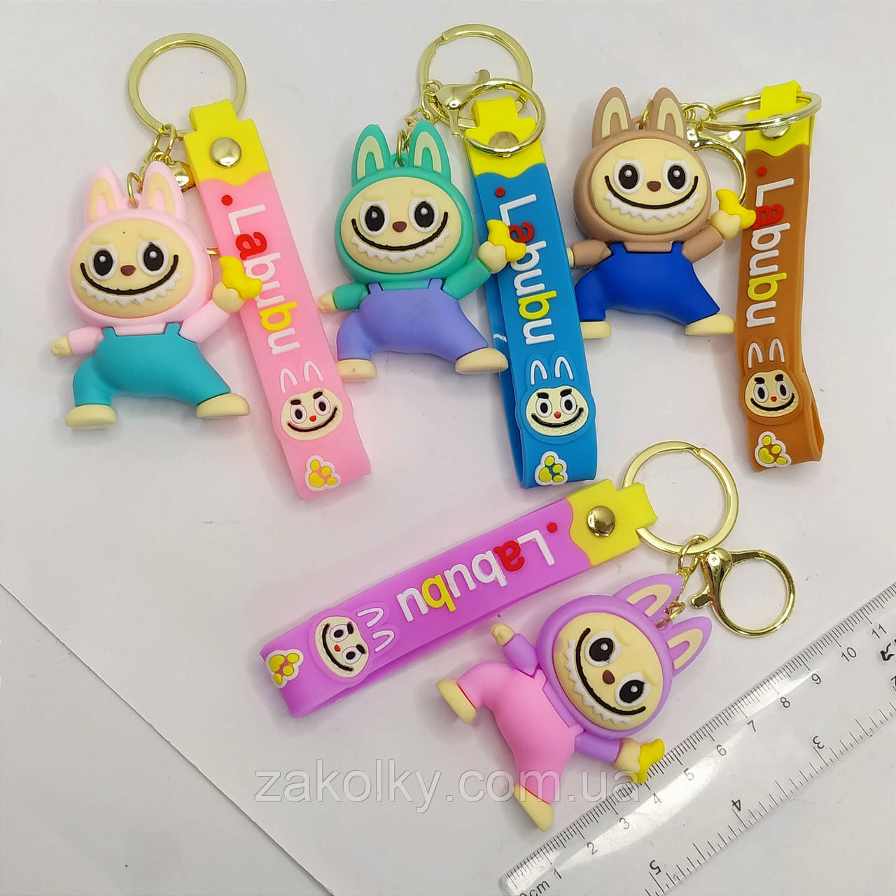 Брелок "Лабубу в штанцях".