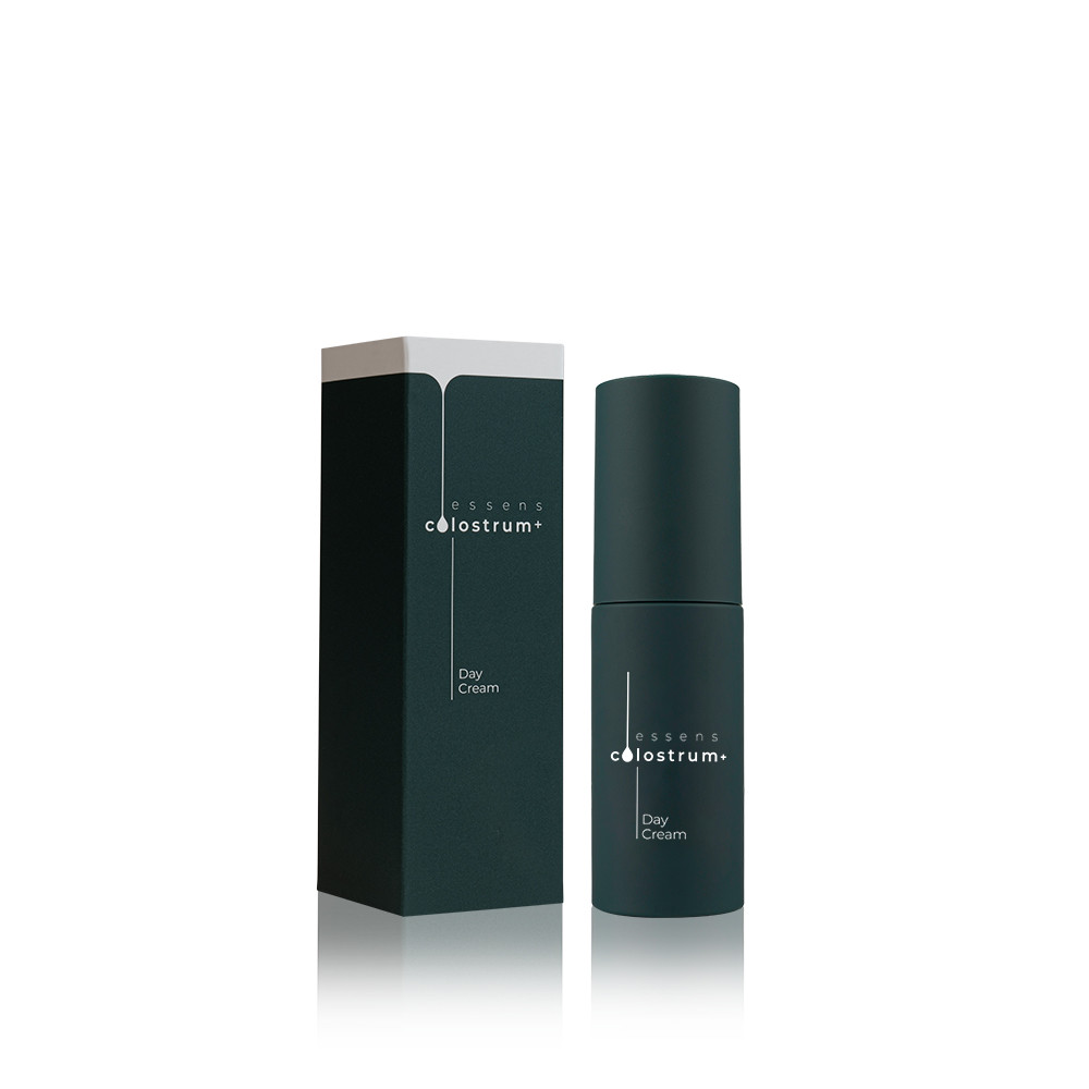 Антивіковий денний крем Colostrum+ містить молозиво, алое вера, олію макадамії 50 мл