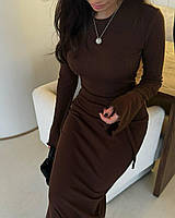 Трикотажное осенее платье миди с завязками