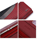 Гаманець жіночий шкіряний лаковий з тисненням під крокодила у подарунковій коробці Чорний, фото 4