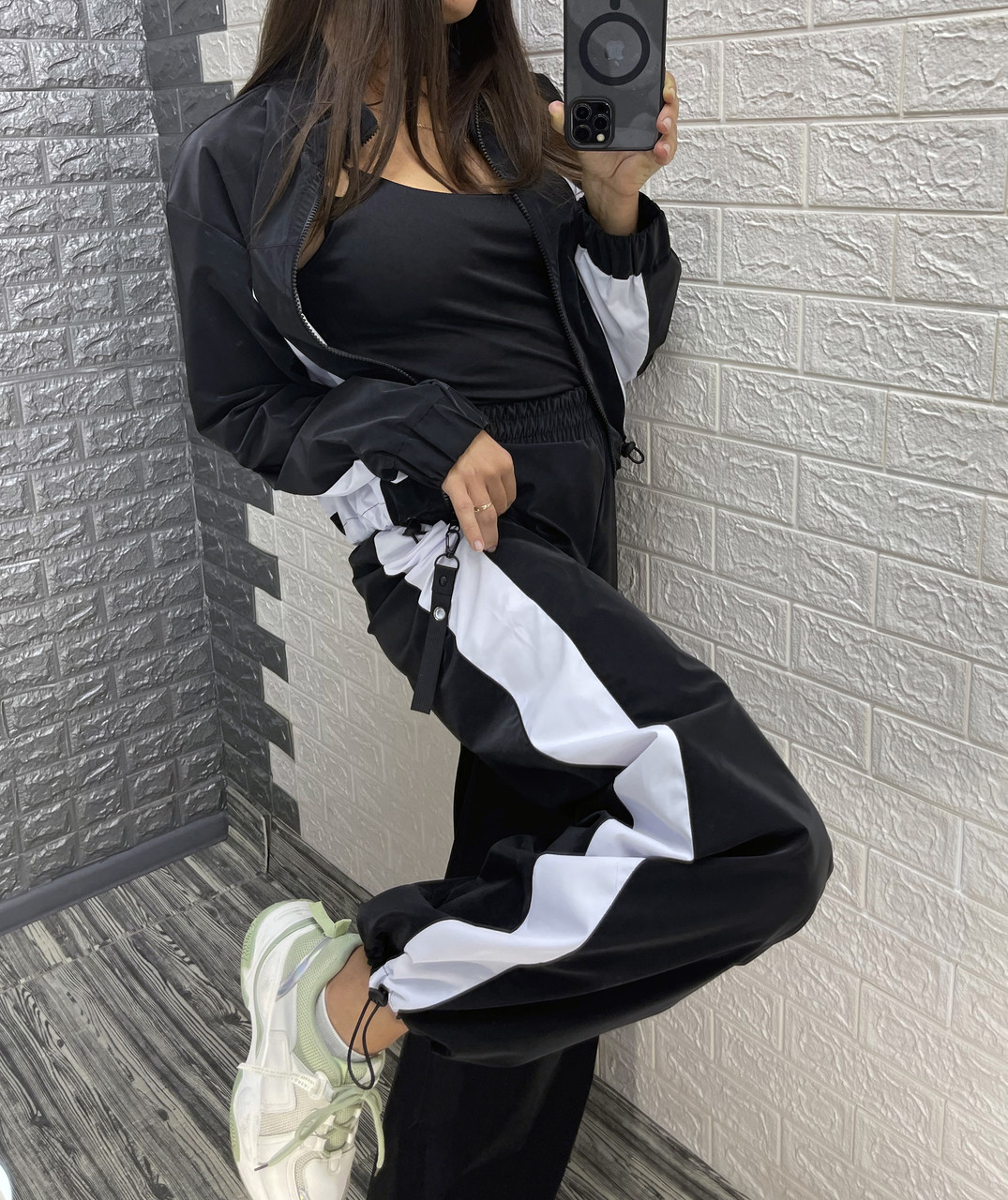 Стильний костюм з плащівки,бомбер і штани з лампасами, фото 1