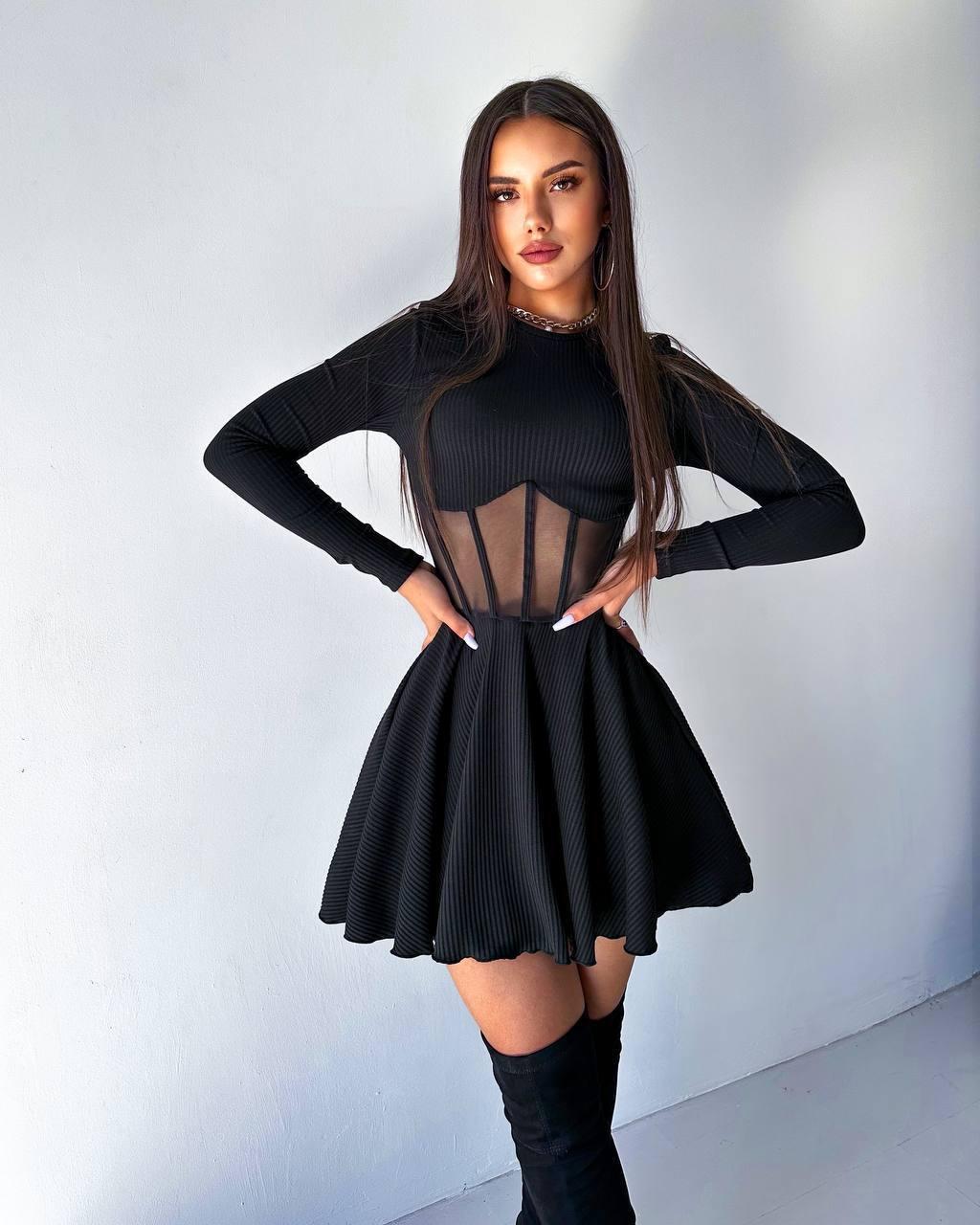 Стильна базова осіння жіноча коротка міні сукня з імітацією корсета бебі дол рубчик довгий рукав, фото 1