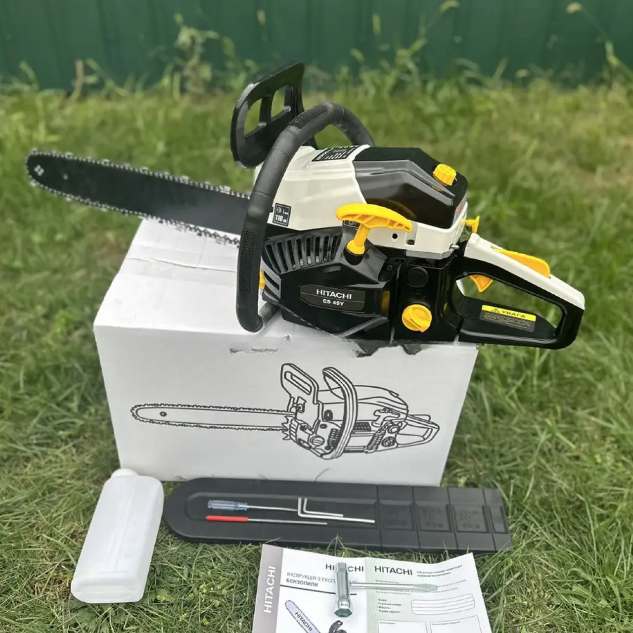 Бензиновая пила Hitachi CS 45 Y Бензопила цепная Пилы для дерева (4,2 кВт, 52 см³) Пилы БЕНЗИНОВЫЕ Бензопила садовая - фото 1 - id-p2736611686