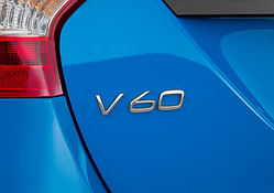 Емблема напис багажника Volvo V60