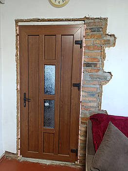 Двері вхідні металопластикові