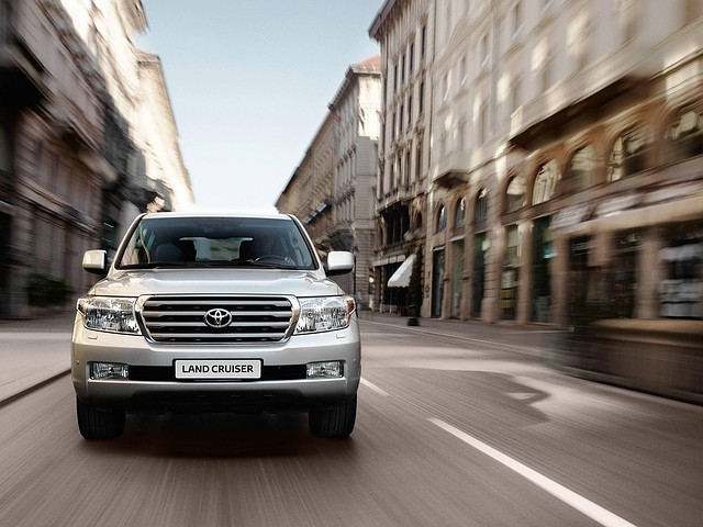 Розкрити закривний автомобіль Toyota LandCruiser Prado (Тойота Ленд Крузер Прадо) Дніпропетровск