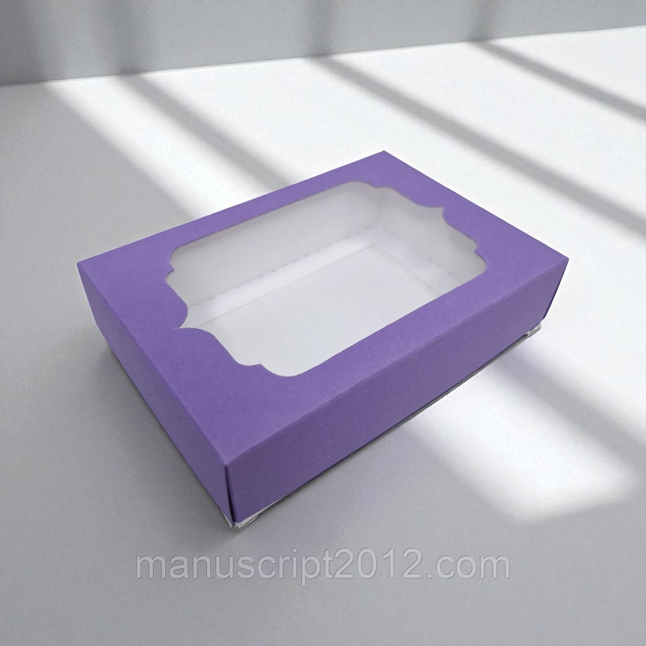 Коробка для подарунків з вікном (130х90х35мм.) лавандово-біла