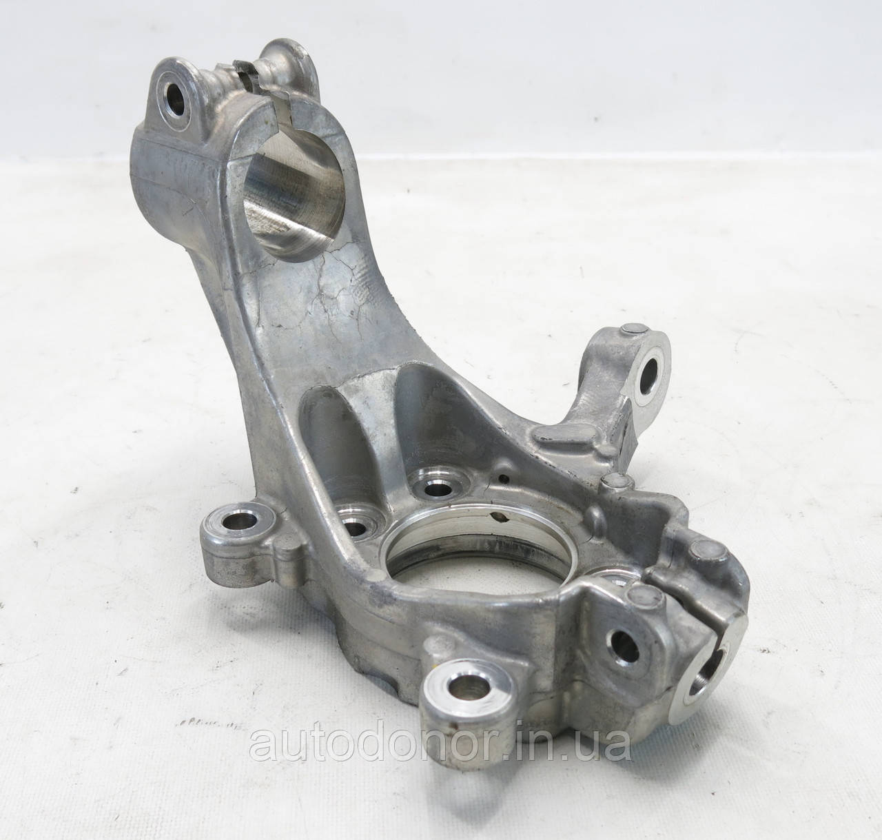 Попоротний кулак / цапфа передній правий без Autonomous Nissan Ariya (22-) 40014-5MR0B