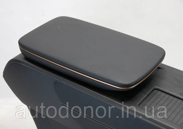 Кришка консолі / підлокотника чорна Nissan Ariya (22-) 96920-5MR1A, фото 1