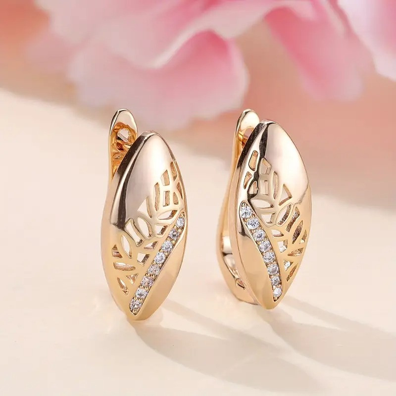 Сережки золотисті жіночі лист з білими стразами 1.7 см AurumLux022, фото 1