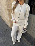 Трикотажний жіночий брючний костюм в'язаний кардиган на ґудзиках і штани прямого крою оверсайз 42-46, фото 3
