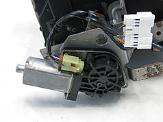 Моторчик центральний пенал електричний Nissan Ariya (22-) 685R4-5MP2A / 0 390 203 957