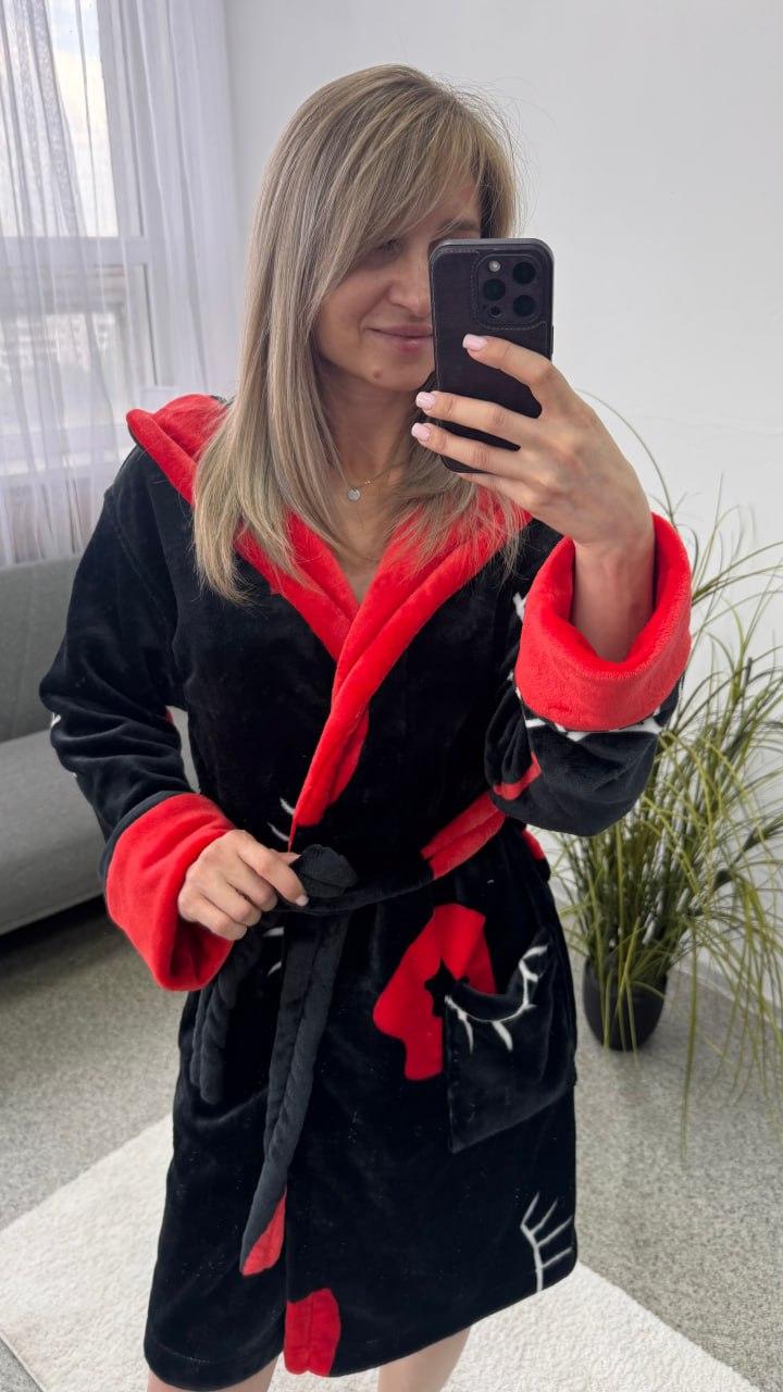 Короткий плюшевий халат із капюшоном чорного кольору, фото 1