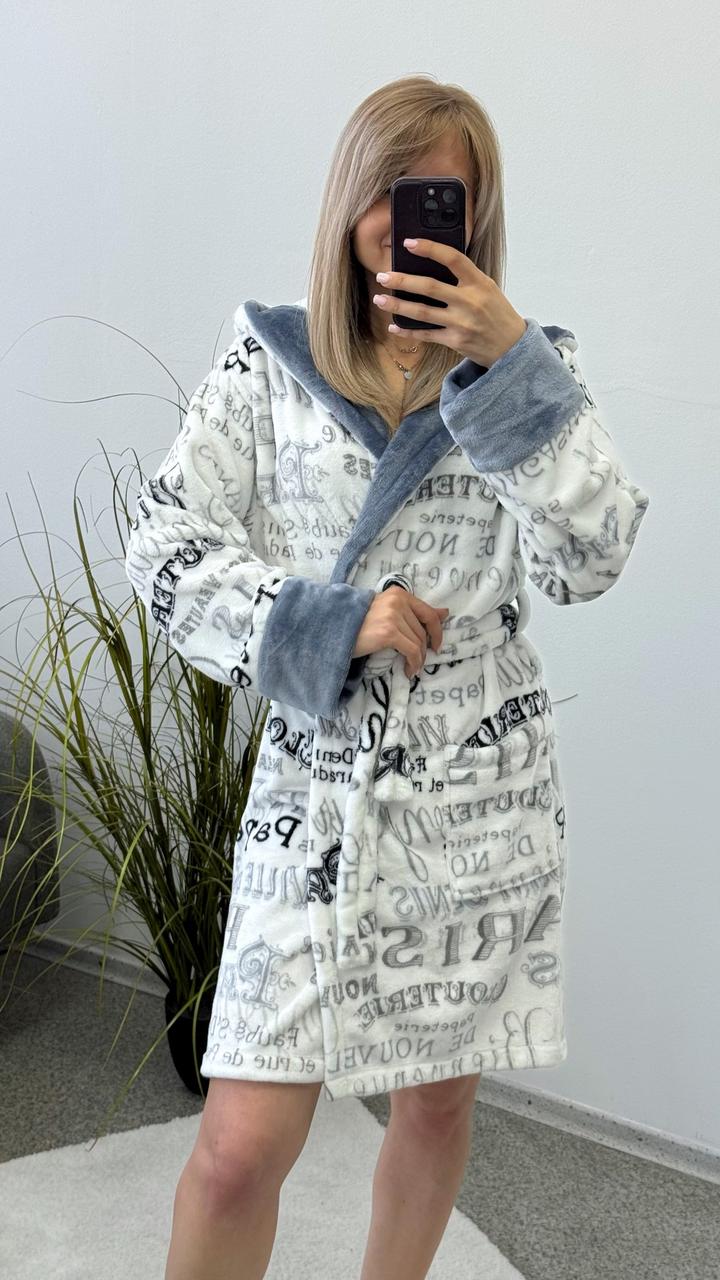 Жіночий теплий короткий махровий халат із поясом і капюшоном, фото 1