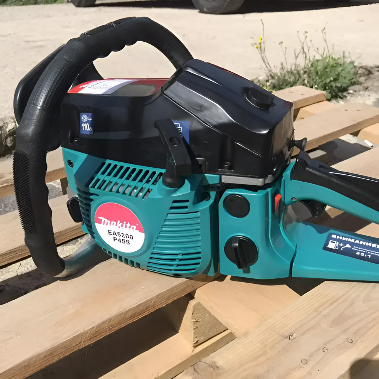 Бензопила Makita EA5200 Бензопила цепная Пилы для дерева (5,2 кВт, 45 см) Пилки БЕНЗИНОВІ Бензопила садова - фото 1 - id-p2738669785