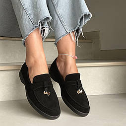 Жіночі замшеві лофери в чорному кольорі