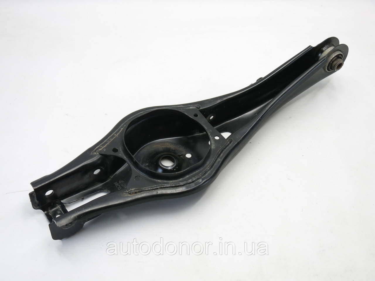 Важіль задній лівий основний Hyundai Kona Electric (17-) 55210K4000