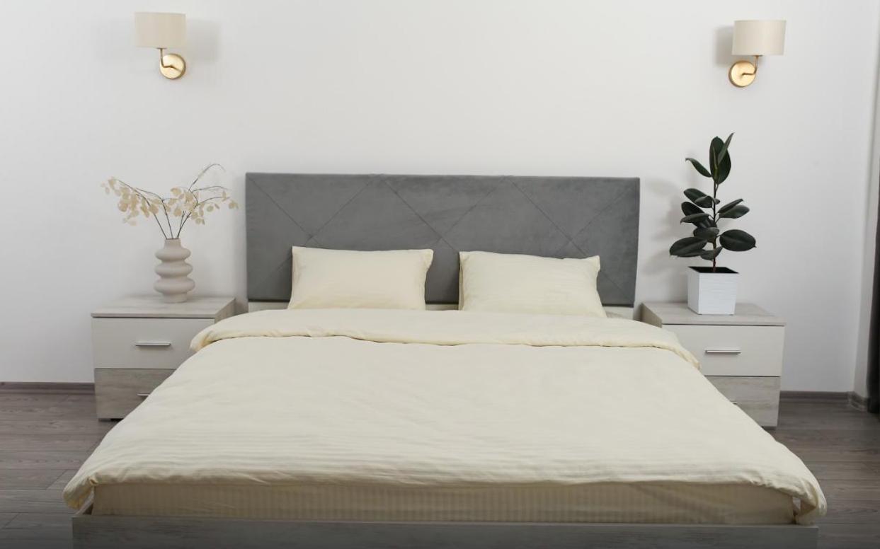 Якісна двоспальна постільна білизна Страйп Сатин 180х215, гіпоалергенна постільна білизна 2-спальне, фото 1