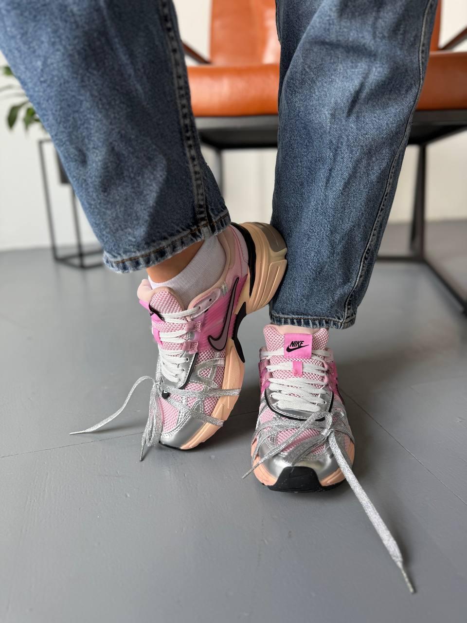 Жіночі кросівки Nike V2K Runtekk Beige Pink Silver Бежеві Взуття Найк Рантекк текстиль шкіра демісезон, фото 1