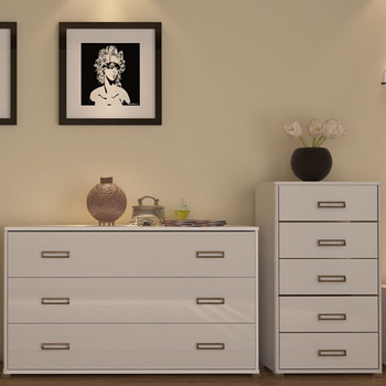 Комоди та тумби